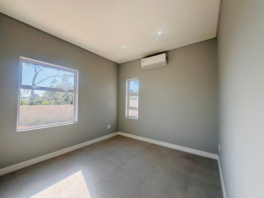 To Let 3 Bedroom Property for Rent in Somerset Lakes Western Cape